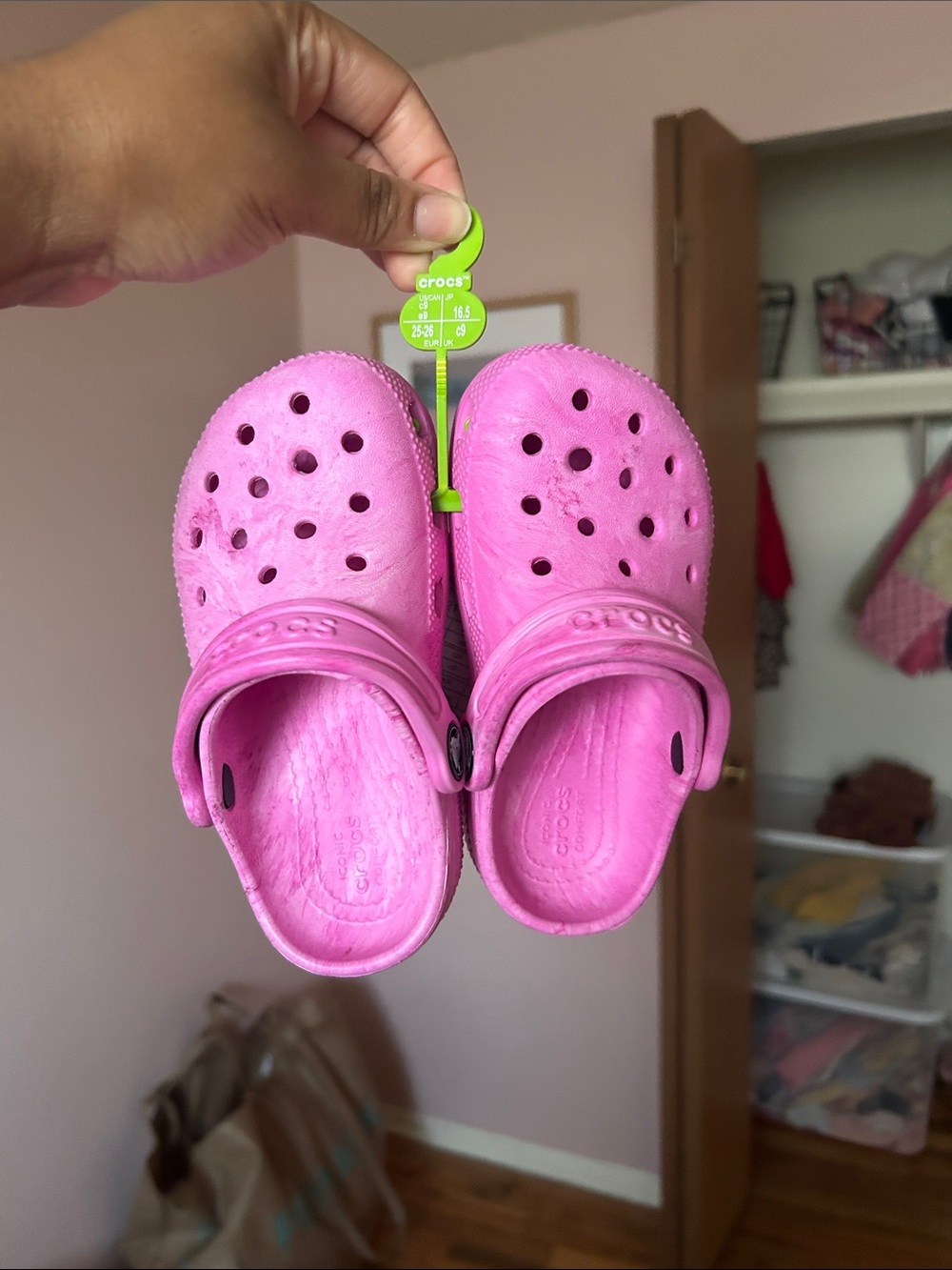 CROCS Kids' Classic Clog in Bright Pink